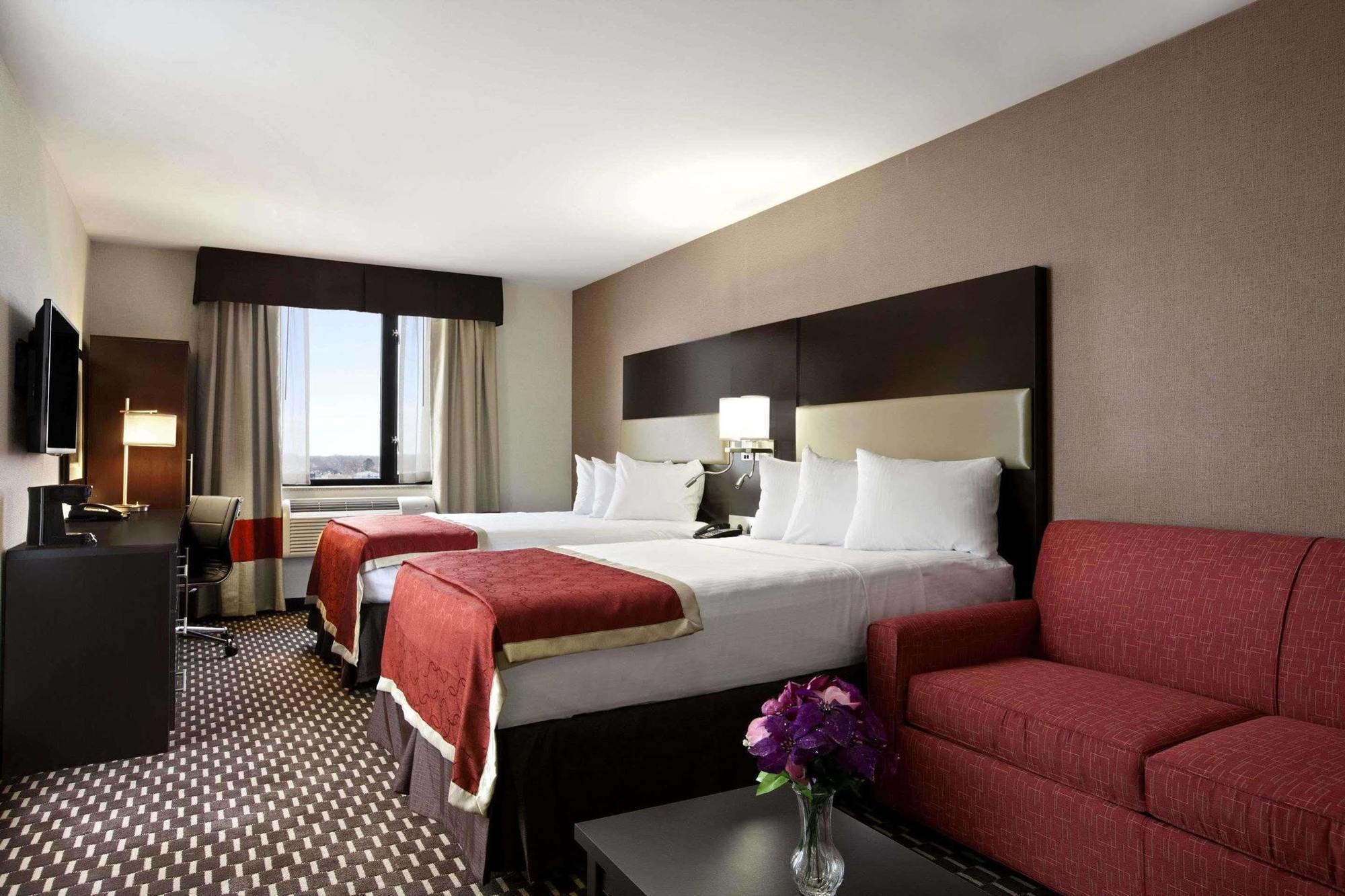 Howard Johnson By Wyndham Jamaica Ny Near Airtrain Jfk نيو يورك المظهر الخارجي الصورة