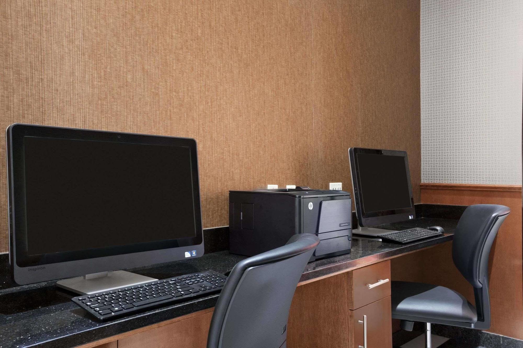 Howard Johnson By Wyndham Jamaica Ny Near Airtrain Jfk نيو يورك المظهر الخارجي الصورة