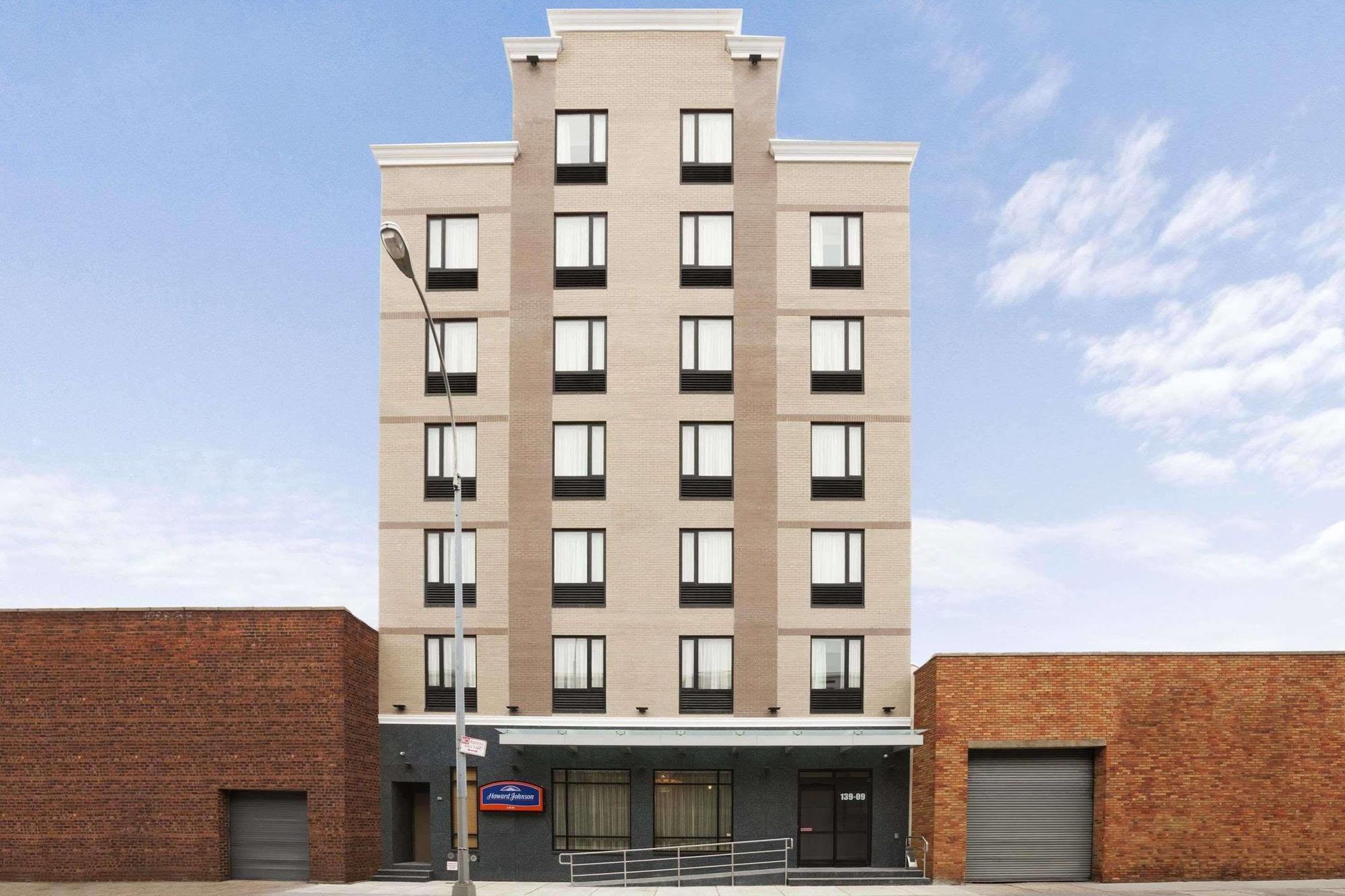 Howard Johnson By Wyndham Jamaica Ny Near Airtrain Jfk نيو يورك المظهر الخارجي الصورة